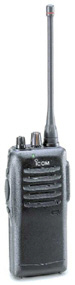 Suuntaa antava kuva 
Icom IC-F12 VHF -radiopuhelimesta. 
Saat suuren kuvan näkyviin 
klikkaamalla tätä.